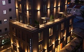 Vila-L Hotel